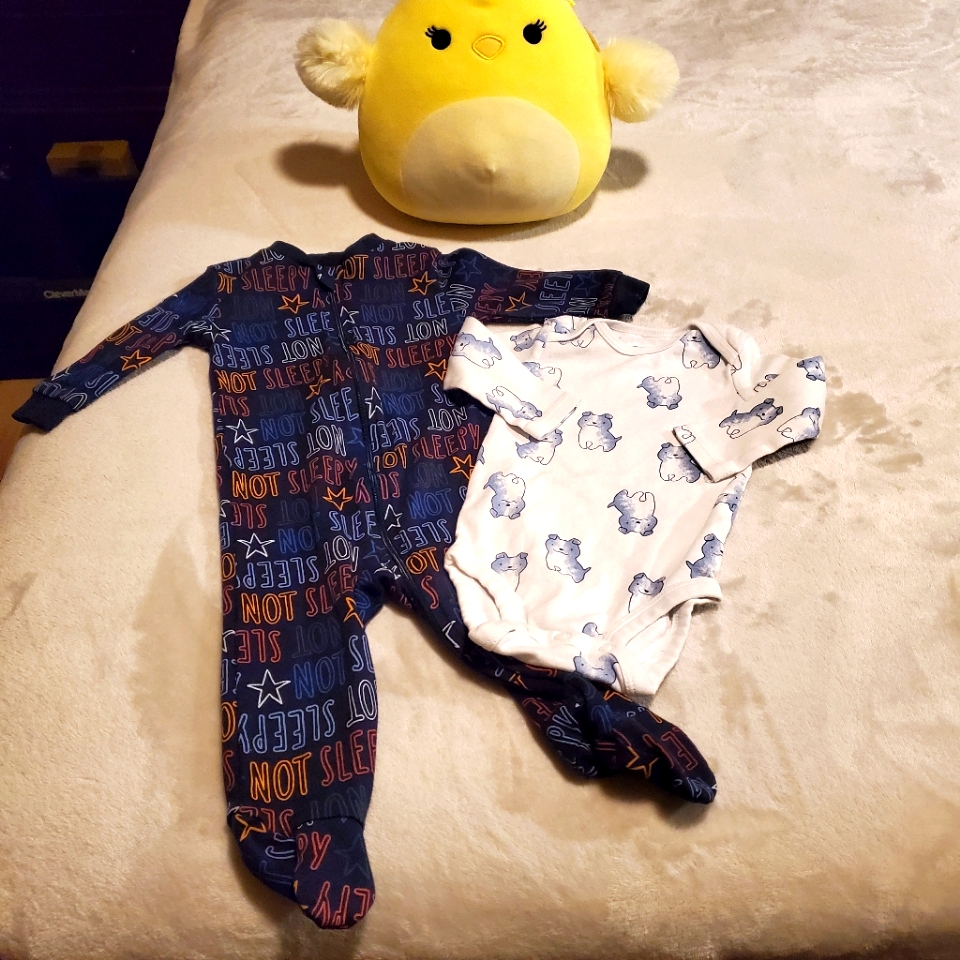 Carter's Sleeper/Onesie Bundle.